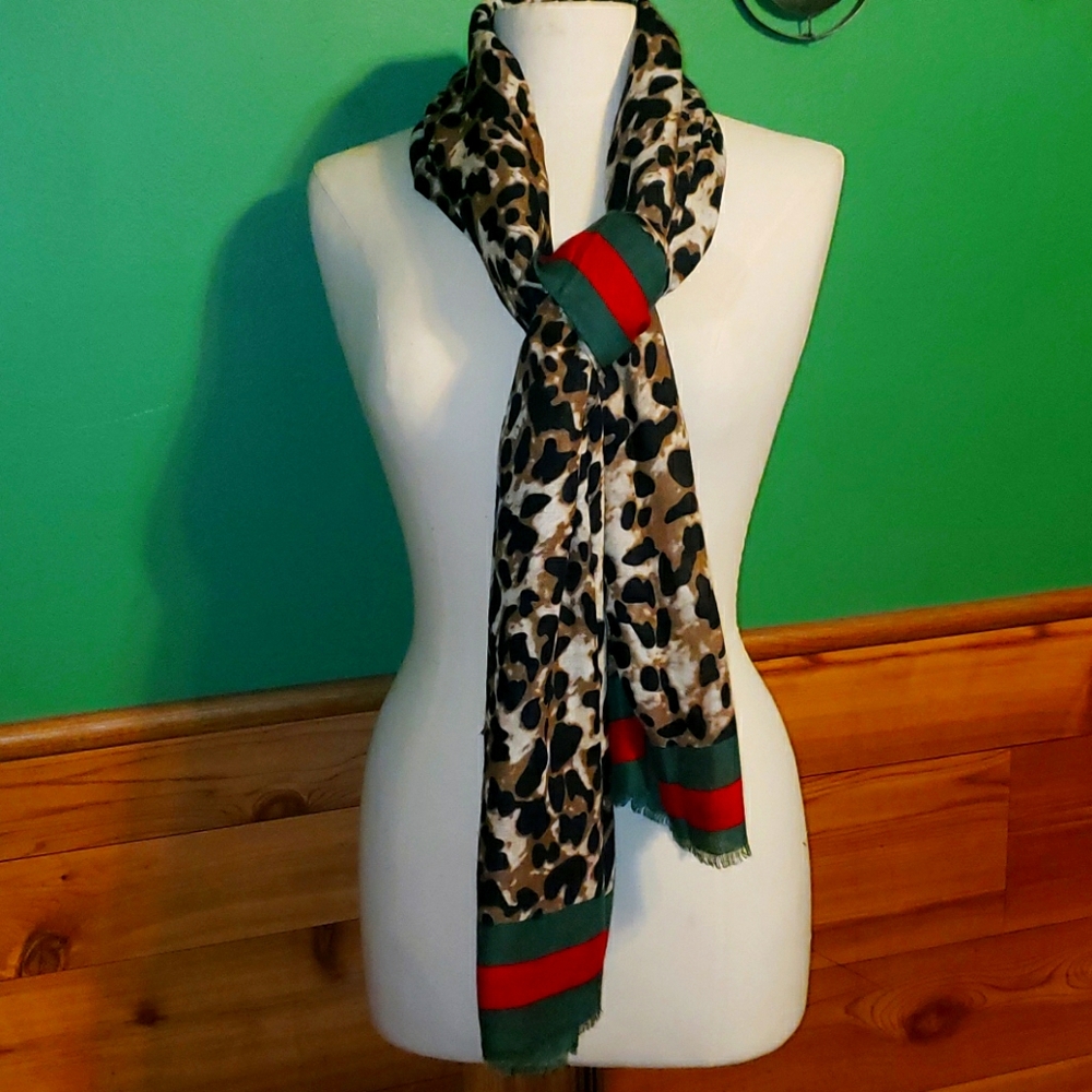 Mulberry Scarf - Picture 5 of 5